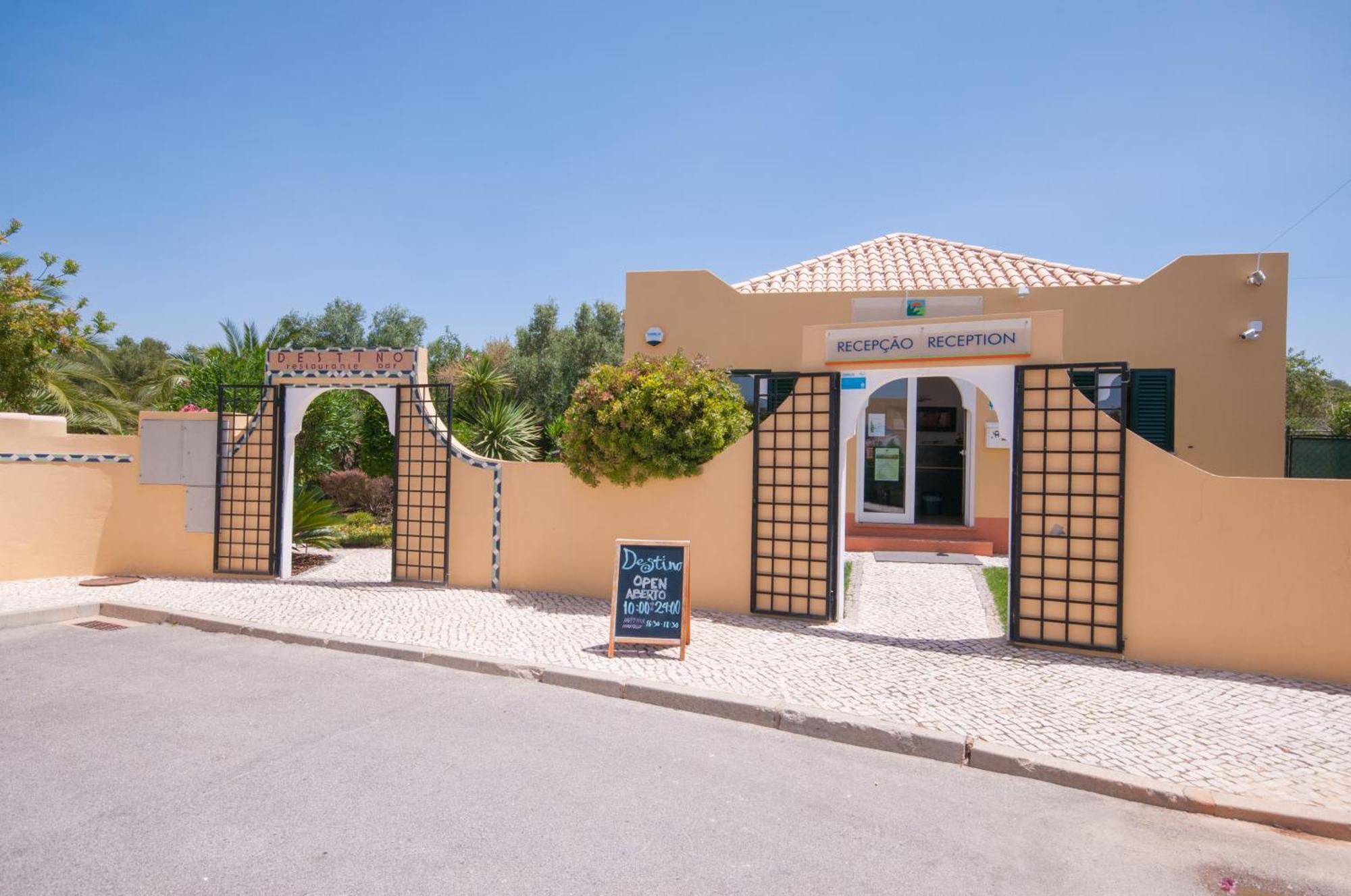 Jardim Da Meia Praia Resort Лагос Екстериор снимка